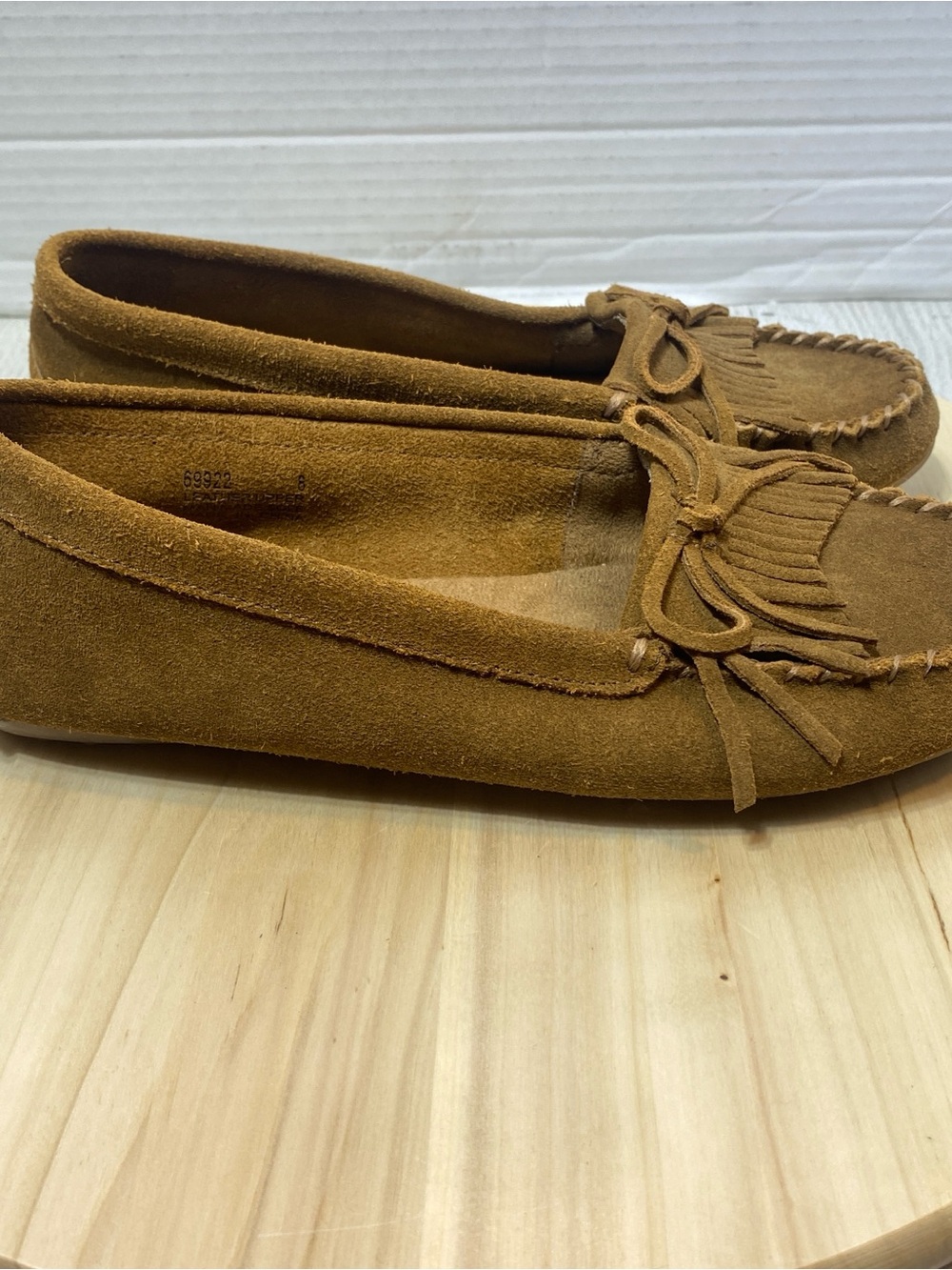 Minnetonka Suede Moccasins Women's Size 8 Brown Fringe Bow Slip-On Loafers 69922